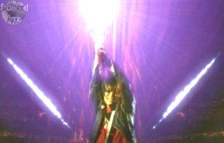 Guitar Wolf destroys the alien ship!